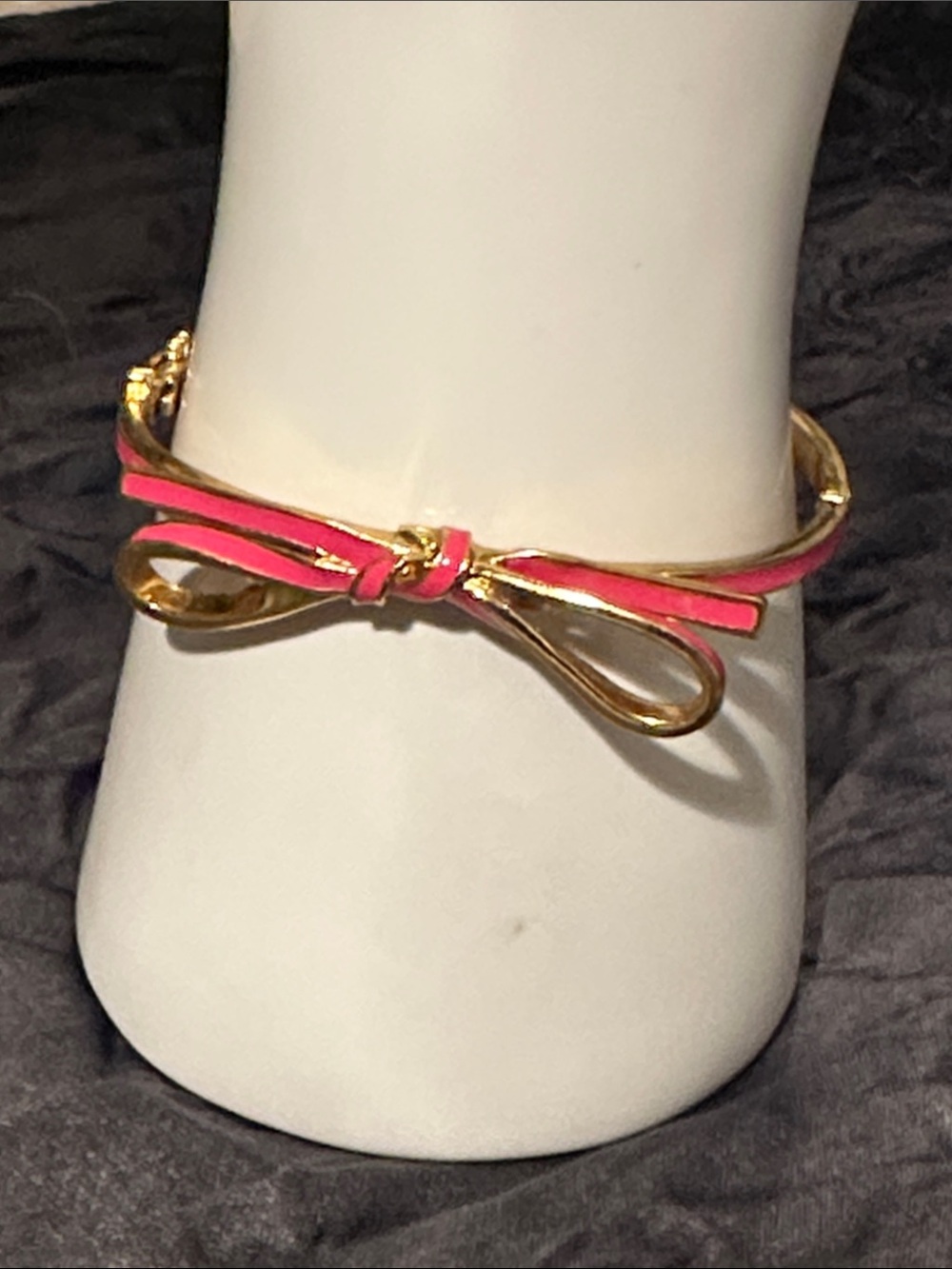 Kate Spade - Skinny Mini Bow Bangle in Gold and Hot Pink